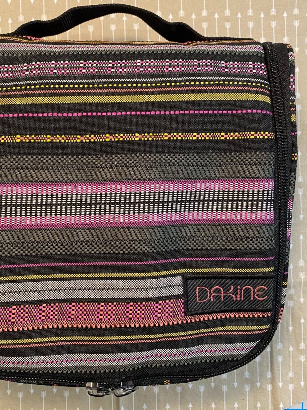 DAKINE Hanging Toiletries Bag Travel Kit Pink Yellow Native Design Convertible